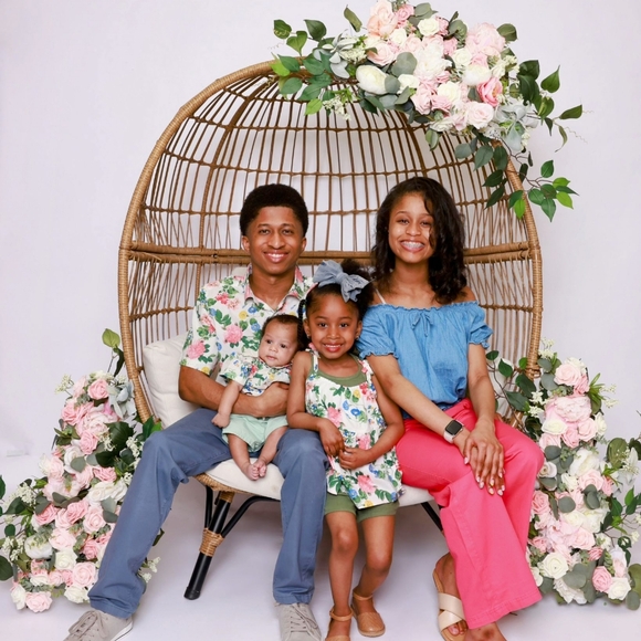 Meet your Posher, Latrice - Picture 1 of 1